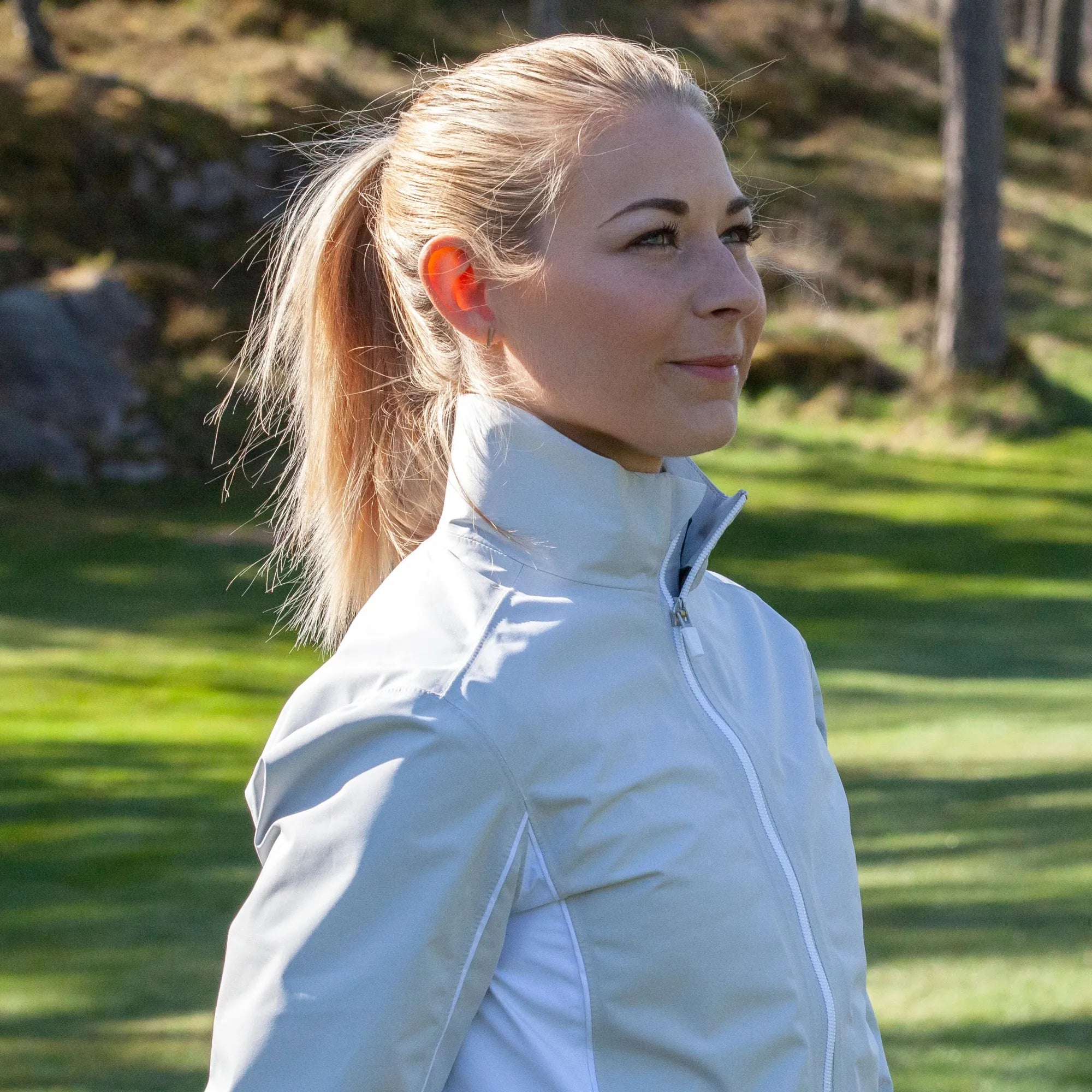 Aila is a Waterproof jacket for Women in the color Cool Grey(8)