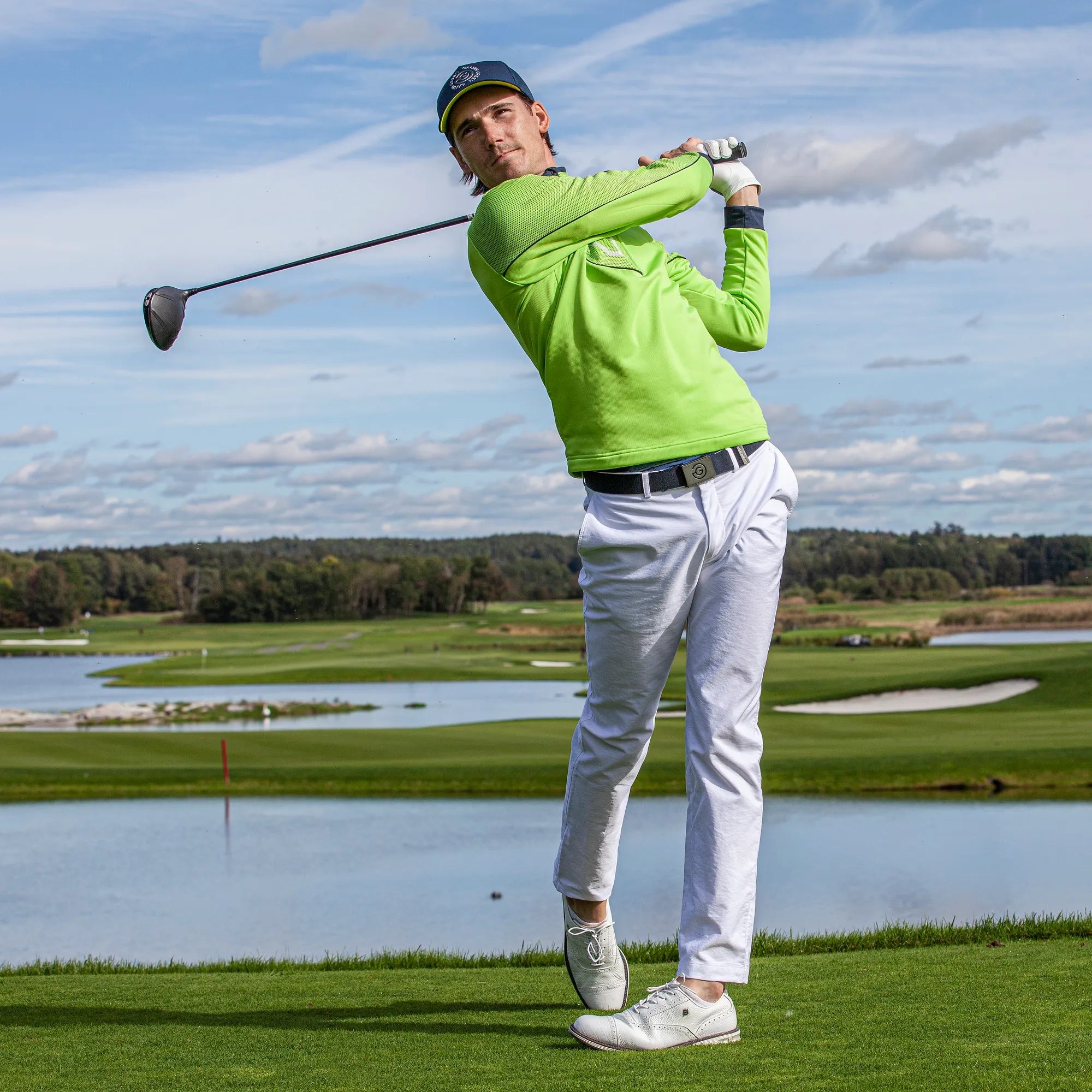 Daxton is a Insulating golf mid layer for Men in the color Green base(2)