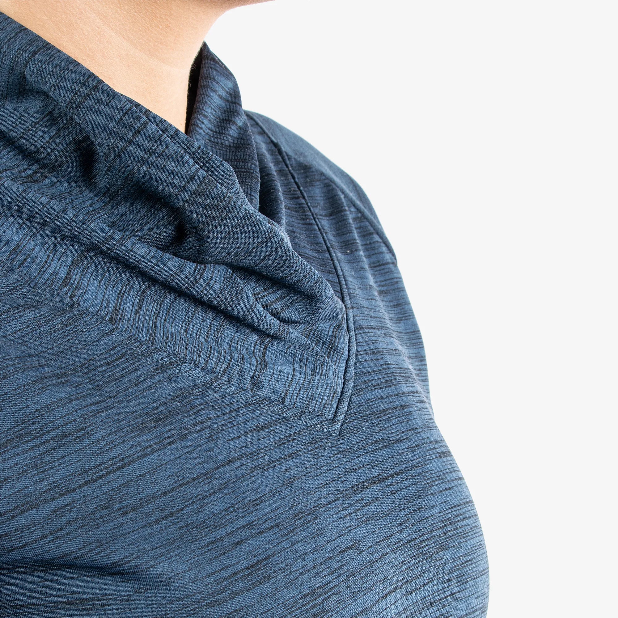 Dorali is a Insulating golf mid layer for Women in the color Navy(5)