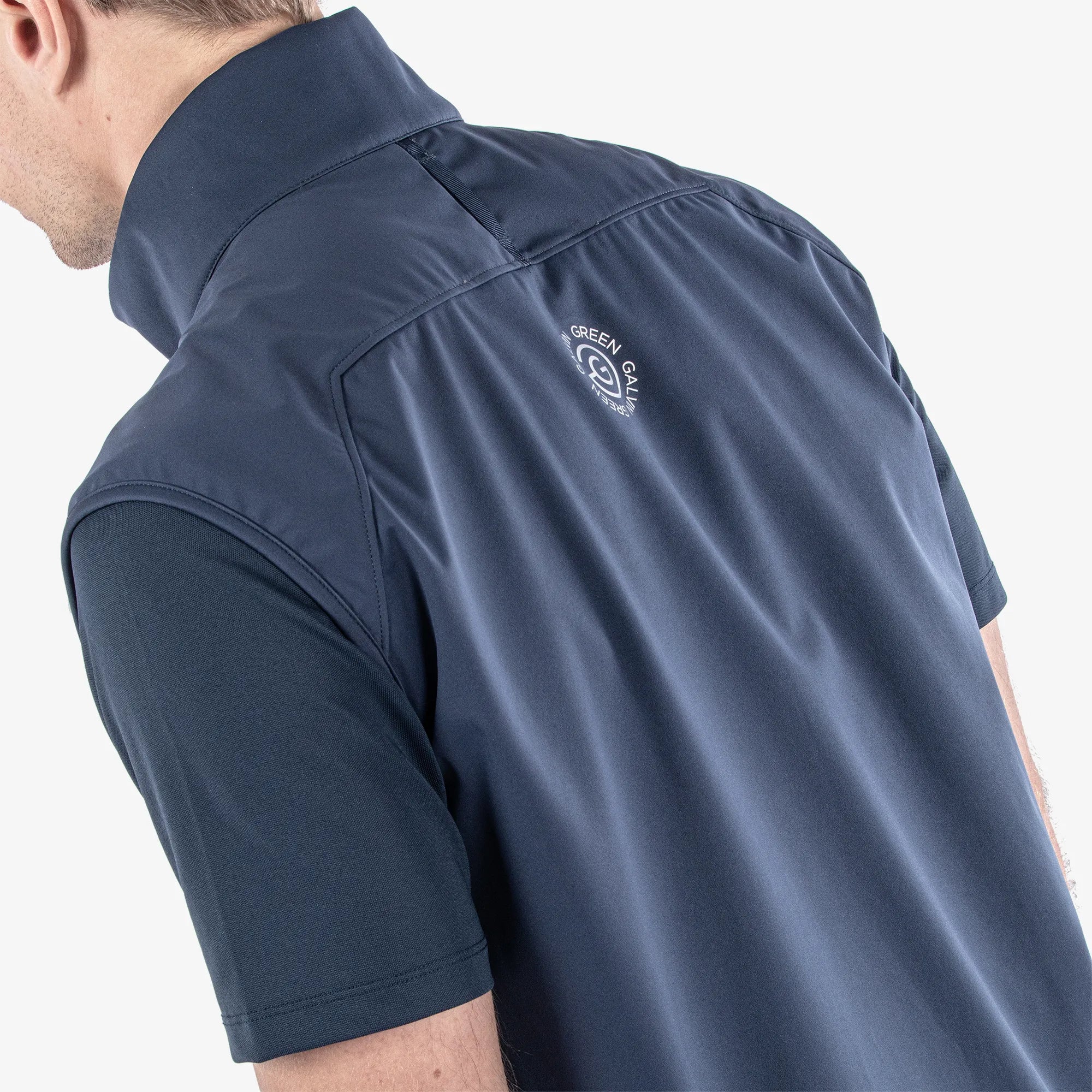 Lathan is a Windproof and water repellent golf vest for Men in the color Cool Grey/Navy(7)