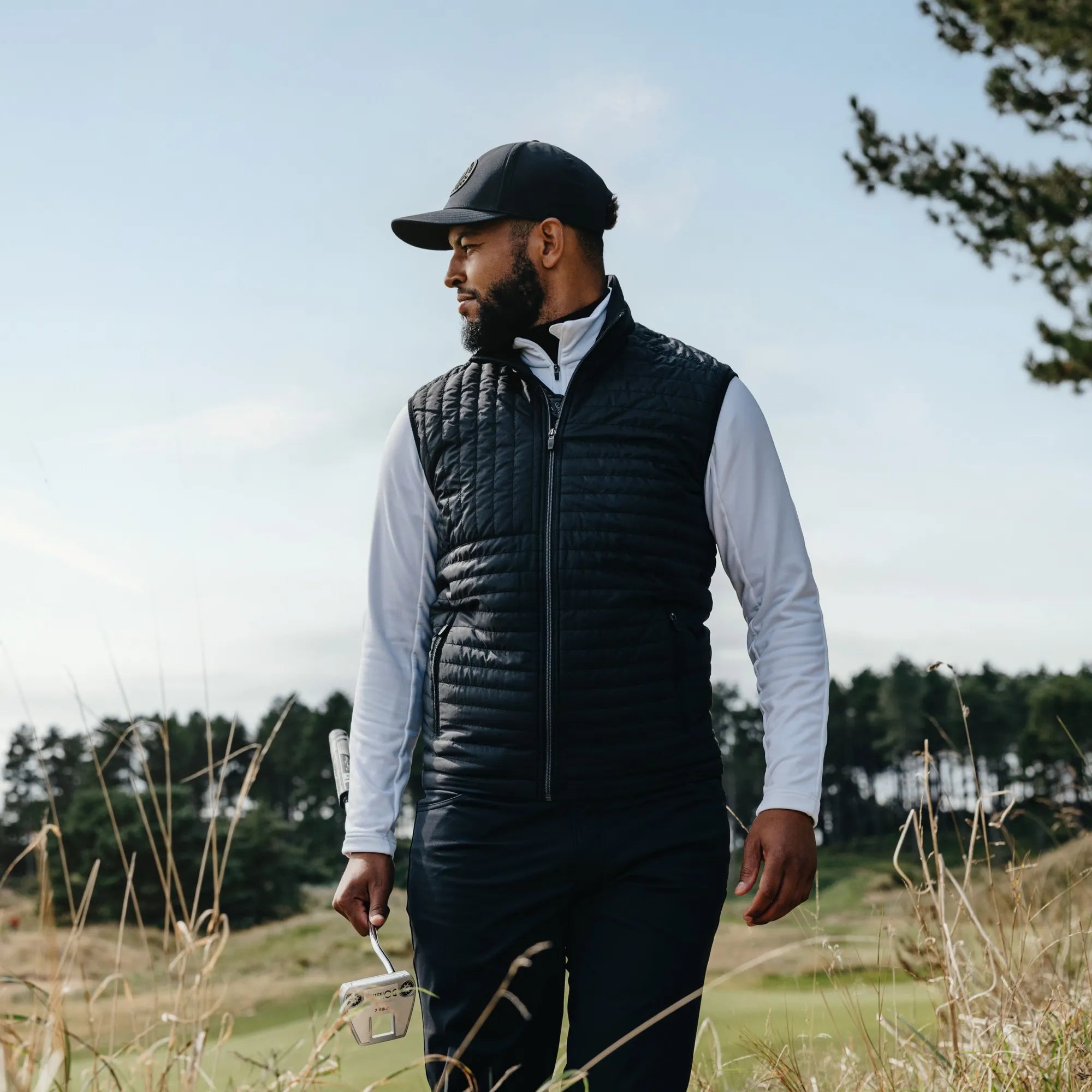 Leroy is a Windproof and water repellent golf vest for Men in the color Black(6)
