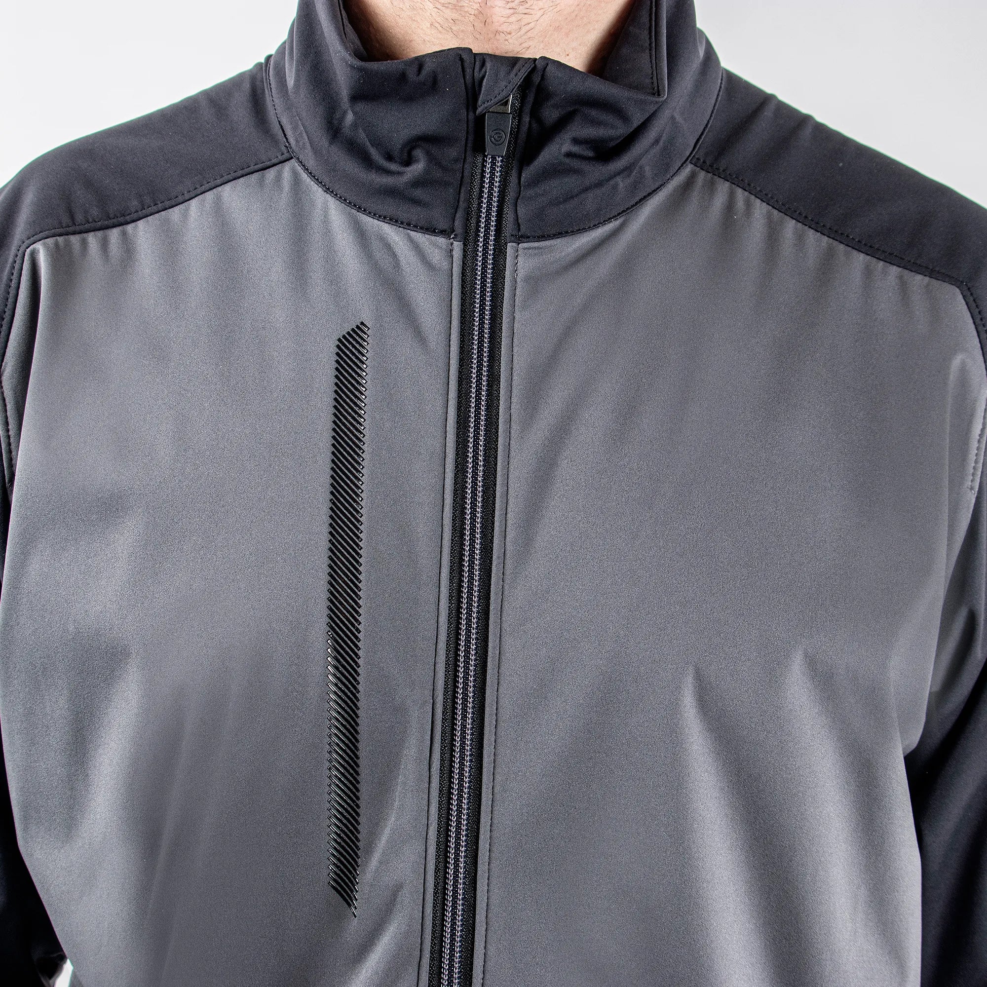Lyle is a Windproof and water repellent golf jacket for Men in the color Forged Iron(4)