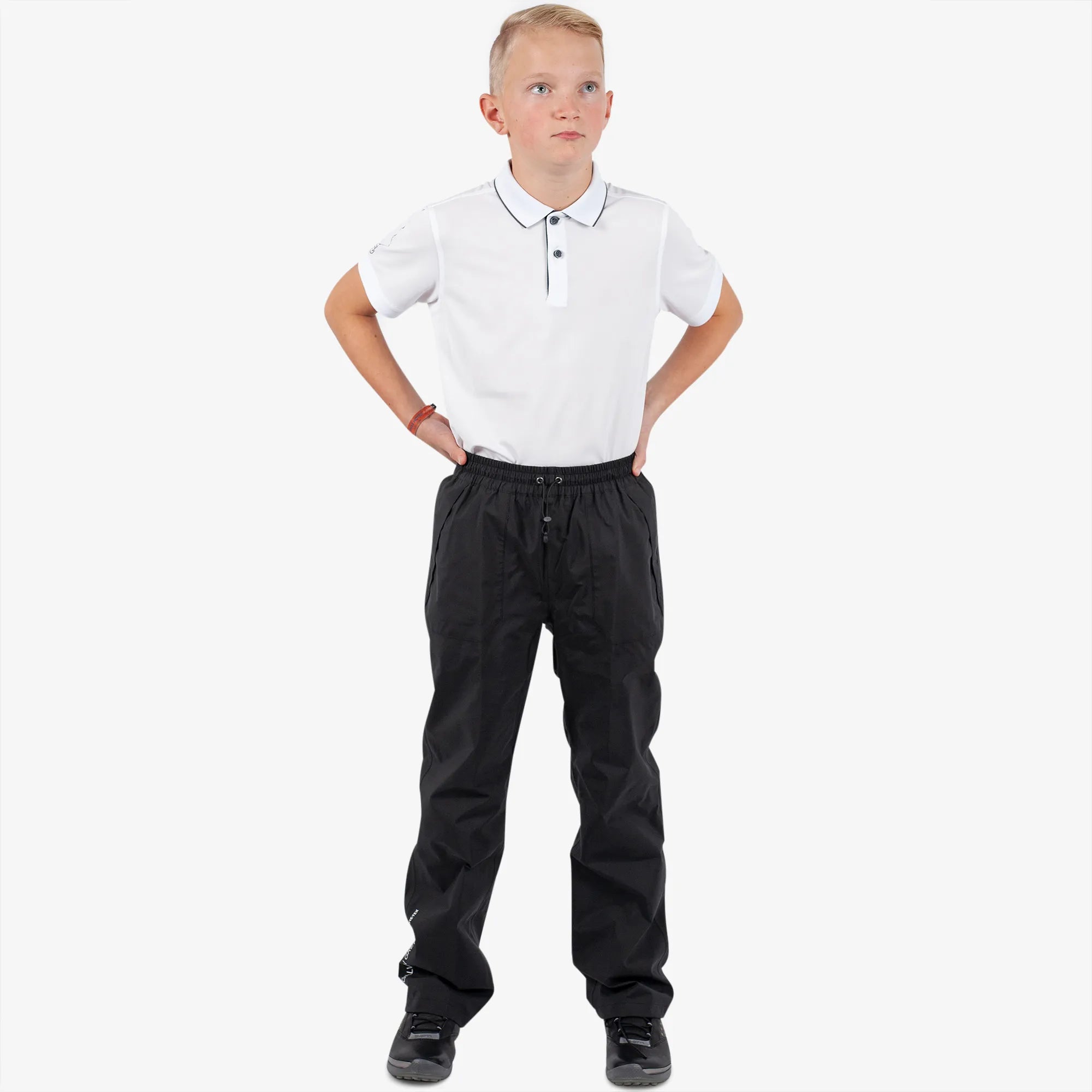 Ross is a Waterproof golf pants for Juniors in the color Black(2)